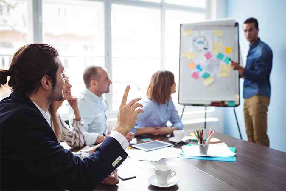 © WavebreakmediaMicro - Adobe Stock.com Meeting