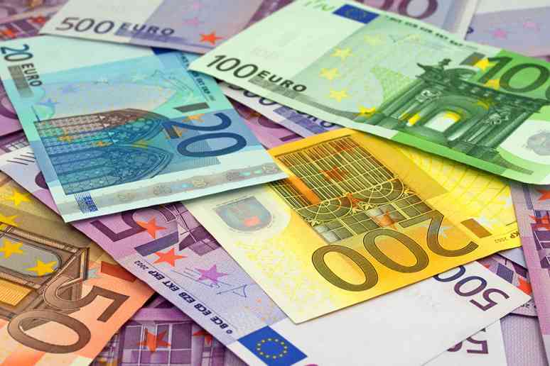 © M. Schuppich - Adobe Stock.com Euro-Scheine