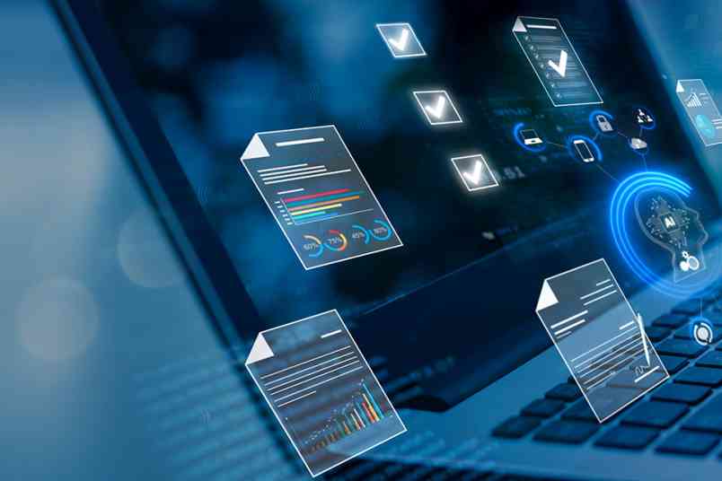 © Urupong - stock.adobe.com Notebook mit Dokumentensymbolen