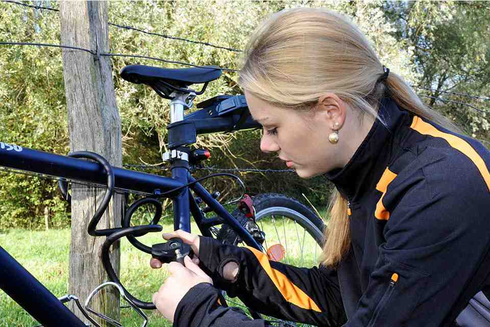 © Dan Race - Fotolia.com Fahrradschloss