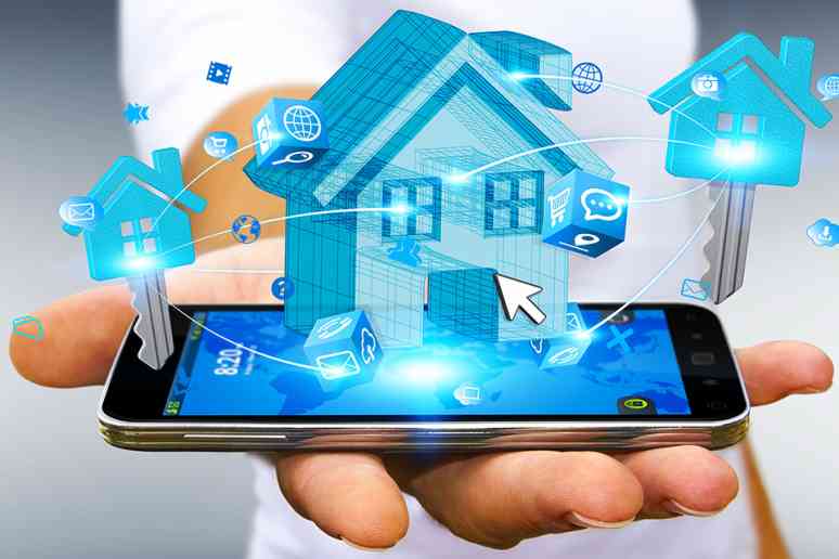 © sdecoret - stock.adobe.com Smartphone mit Haus-Grafik darüber