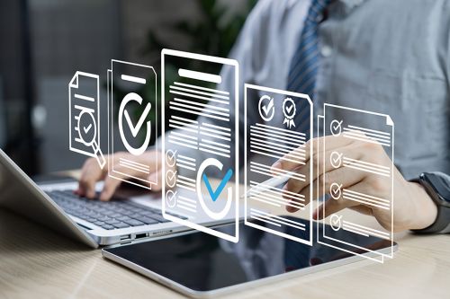 Notebook mit Dokumentensymbolen