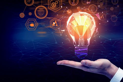 Glühbirne über Hand